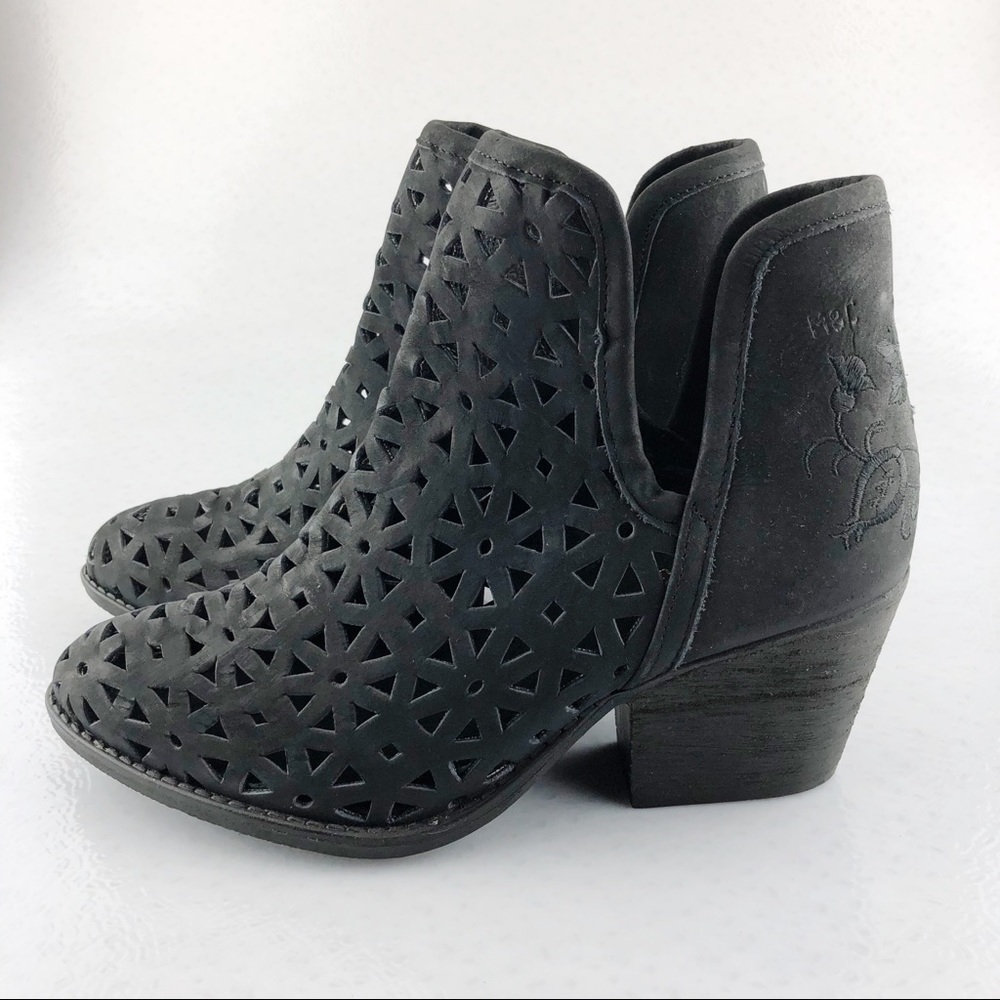 Musse & Cloud Black Booties